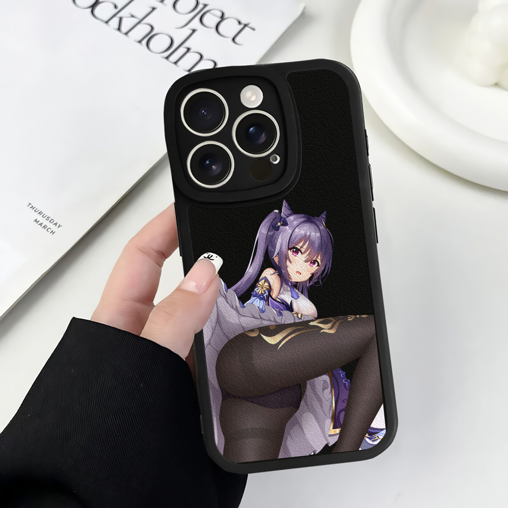 げんし神 刻晴 こくせい genshin Kokusei 【iPhone 16シリーズ対応】シリコンスマホケース（レザー調） 材質：シリコン